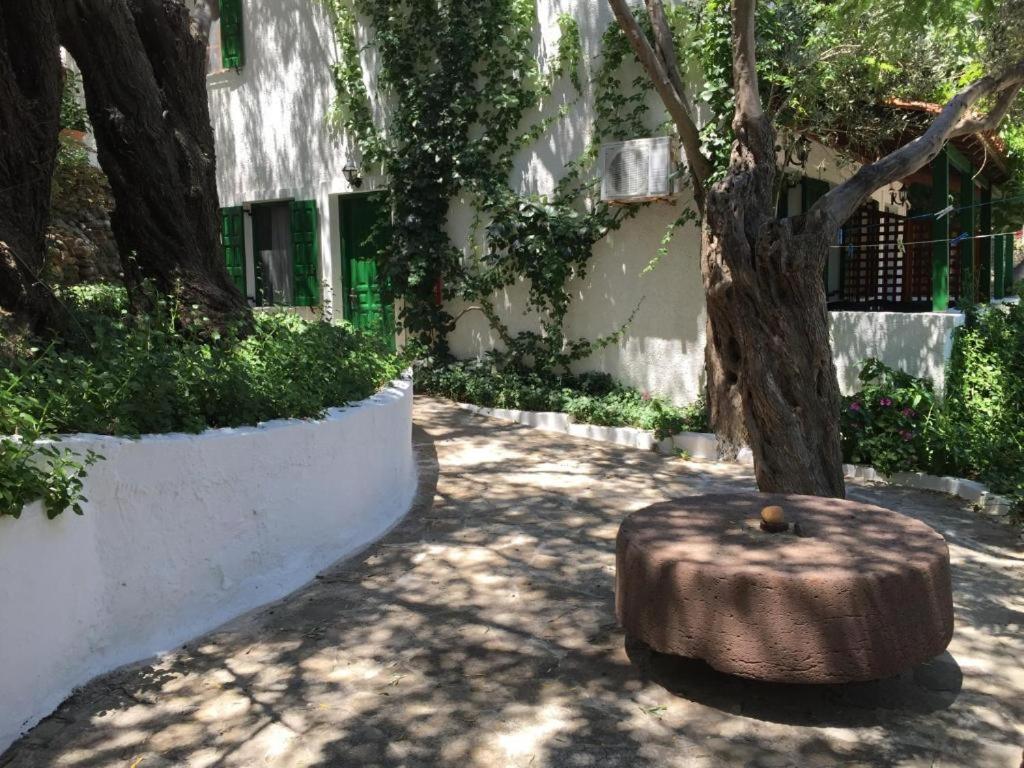 Studios Limnionas ماراثوكابوسْ المظهر الخارجي الصورة
